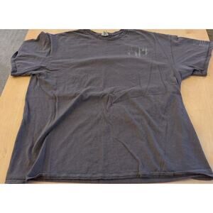🌼Mens XL Delta Tee
